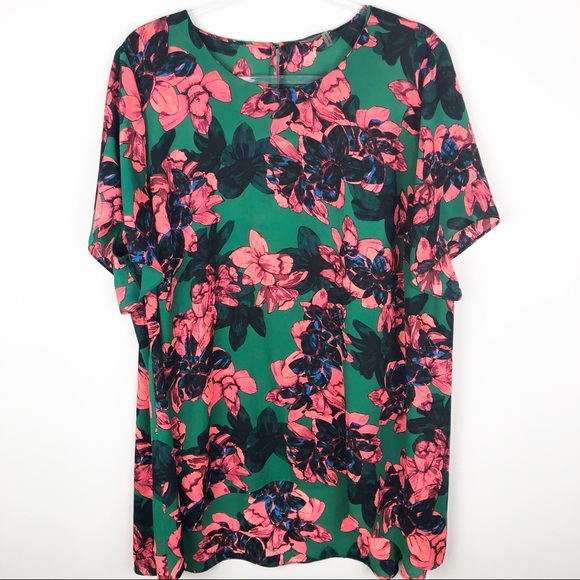 Vince Camuto Tops - Vince Camuto - Green w/ pink floral blouse size 3X